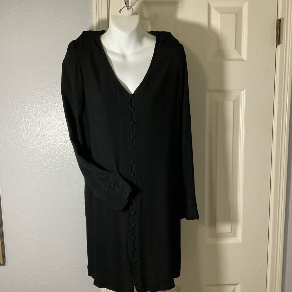 Madewell Women’s Dress, Black button front, size M, long cuffed sleeves, v-neck